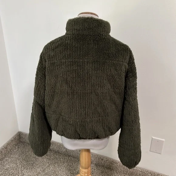 😊 Wild Fable Faux Fur Coat - Picture 3 of 5